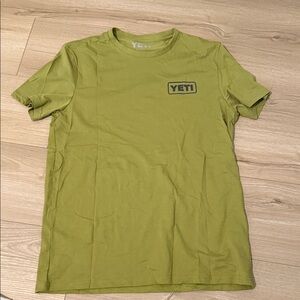 Unisex Yeti tshirt size S